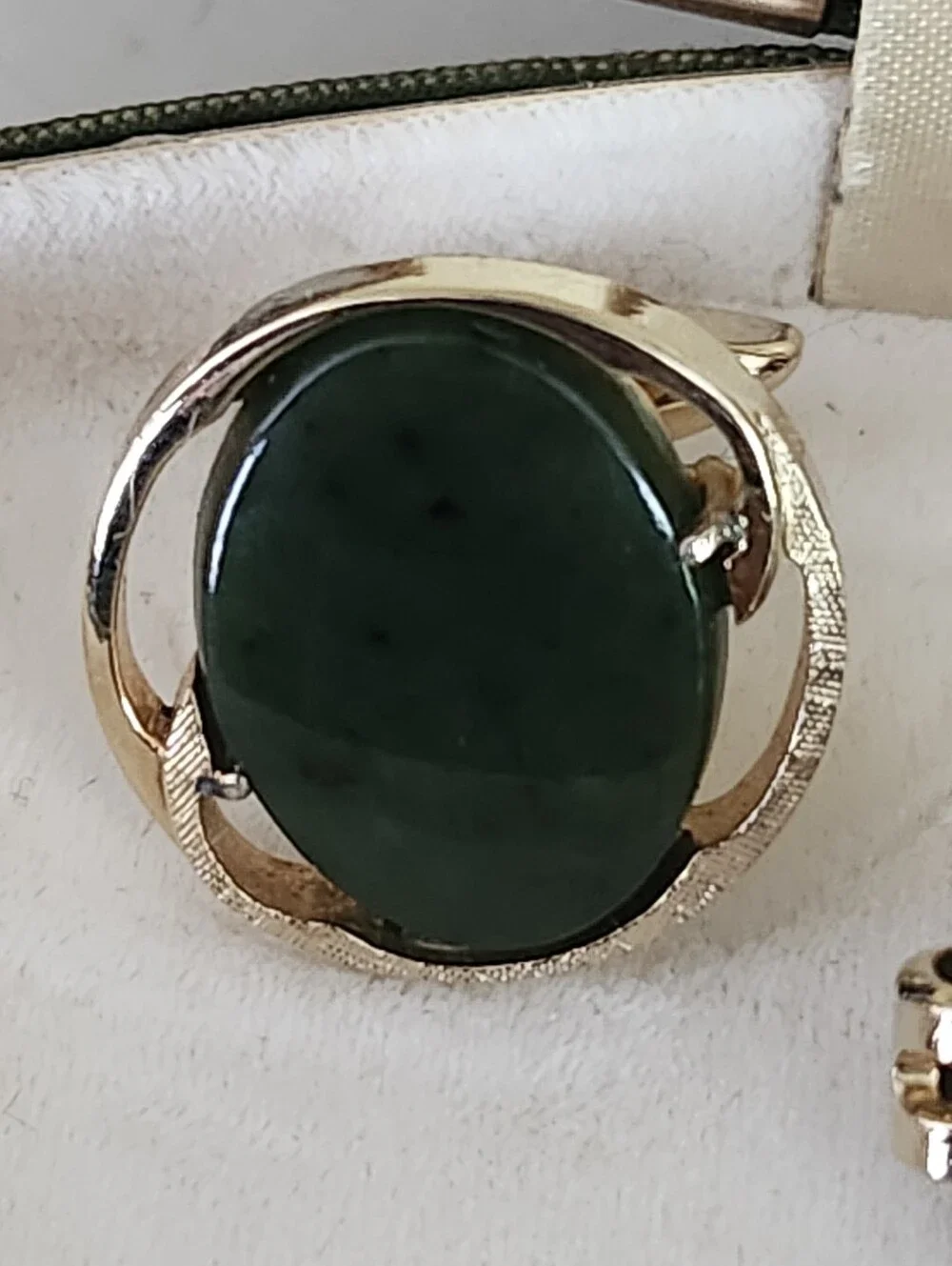 Vtg 60'S SWANK Jade Dynasty Gold-Tone Cufflinks and Tie Bar Set -Genuine Jade